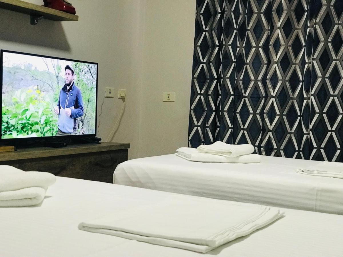 Proper House Iva Apartment Tirana Bagian luar foto